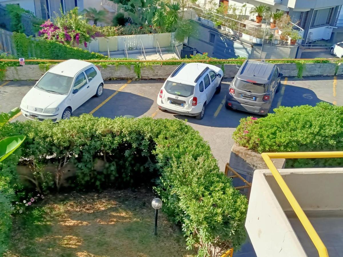 Venusilia Apartment - Free Parking Aci Castello Exterior foto